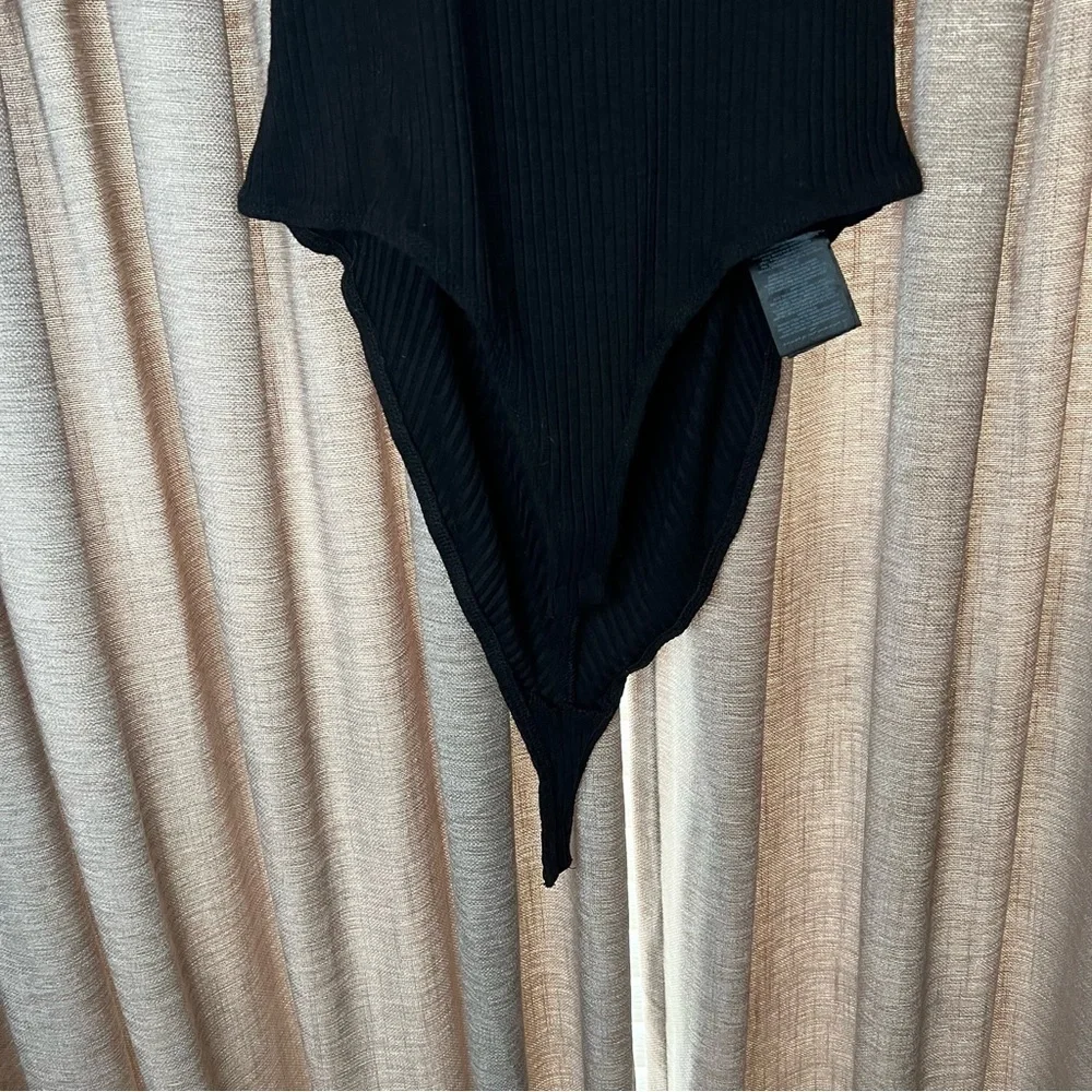 GUESS Black Verena Sleeveless Mock Neck Ribbed Backless Bodysuit Size Large